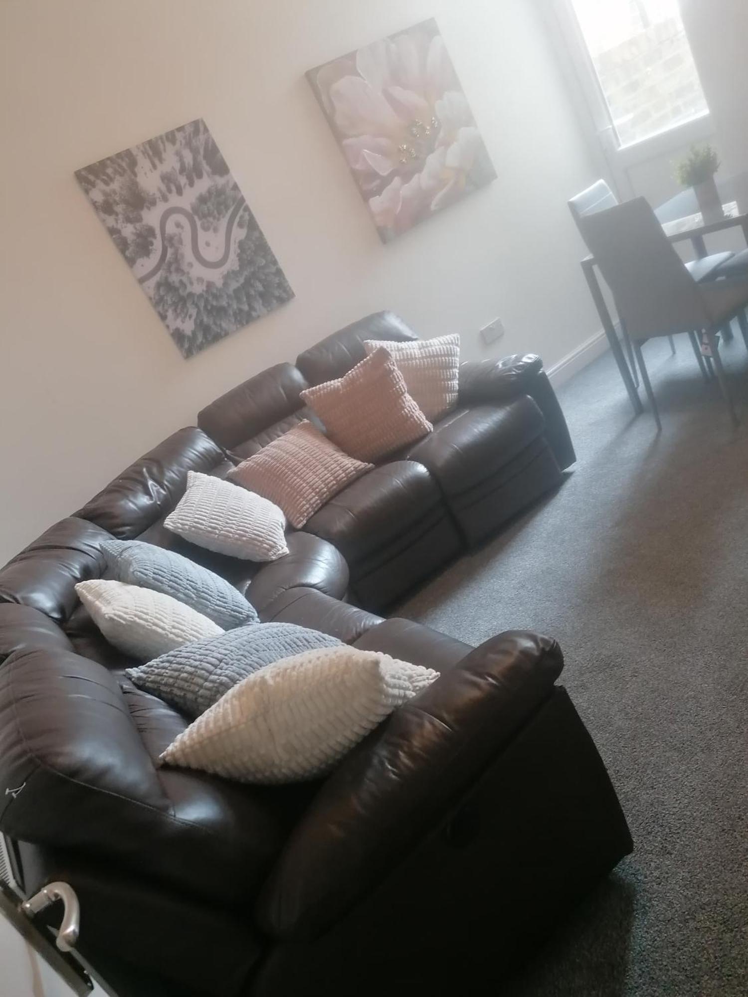 Rossy Home Of Relaxations Stoke-on-Trent Eksteriør bilde